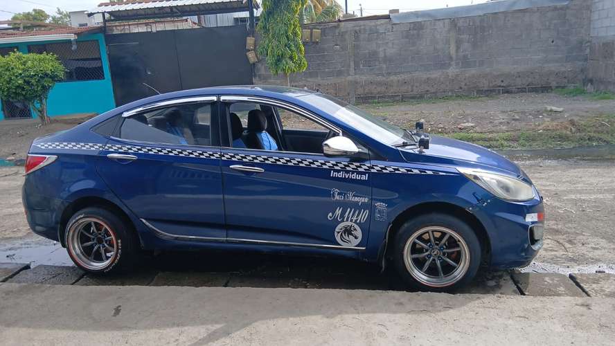 VENDO HYNDAI ACCENT BLUE 2016 CON PLACAS DE MANAGUA INCLUIDAS  - Imagen 2