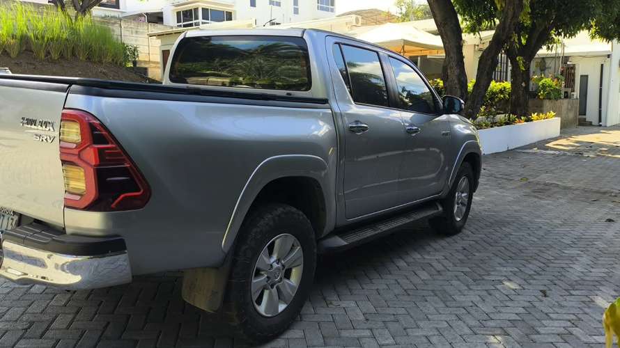 Toyota Hilux SRV 2021 / Automática / Excelentes Condiciones - Imagen 4
