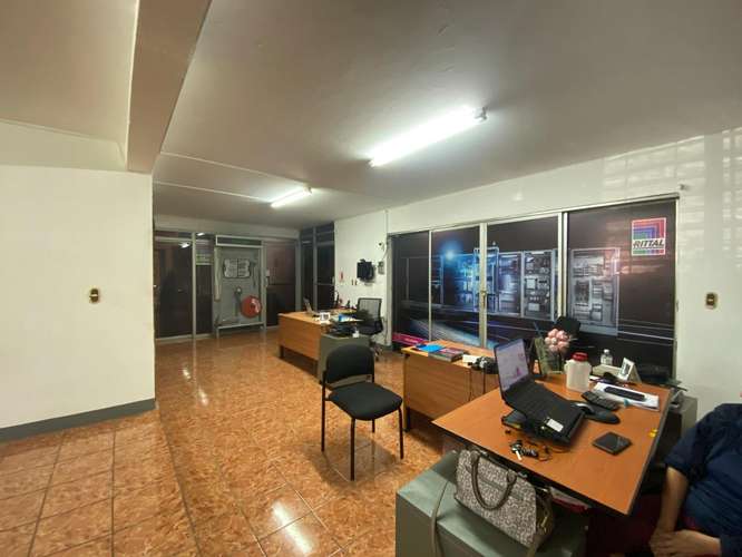 Venta de Local a pocos metros del Estadio Cranshaw