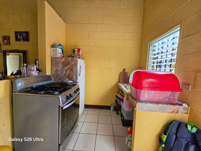 Se vende comoda casa dentro de residencial en Cofradia
