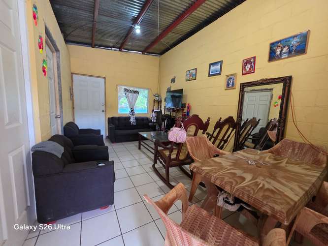 Se vende comoda casa dentro de residencial en Cofradia