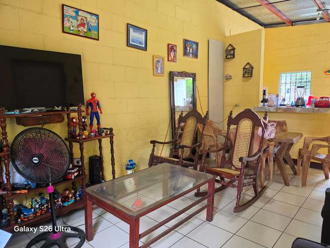 Se vende comoda casa dentro de residencial en Cofradia