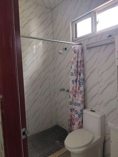 Alquilo moderno  amueblado en Los Robles  - Imagen 9