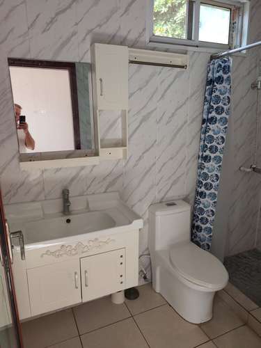 Alquilo moderno  amueblado en Los Robles  - Imagen 11