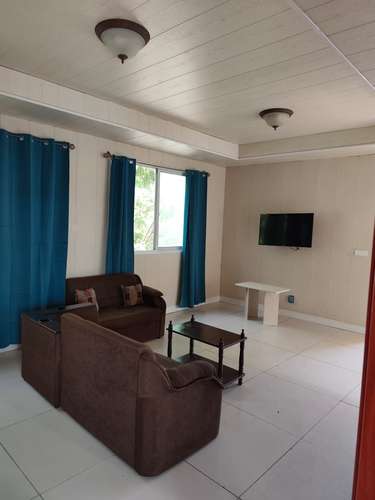 Alquilo moderno  amueblado en Los Robles  - Imagen 3