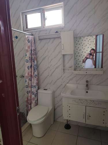 Alquilo moderno  amueblado en Los Robles  - Imagen 10