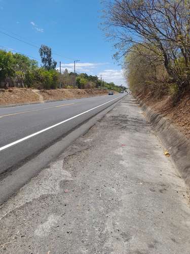 Terreno en Vent Mateare, Managua: ideal para proyectos urbanísticos y comerciales con vista al lago y montañas. - Imagen 2