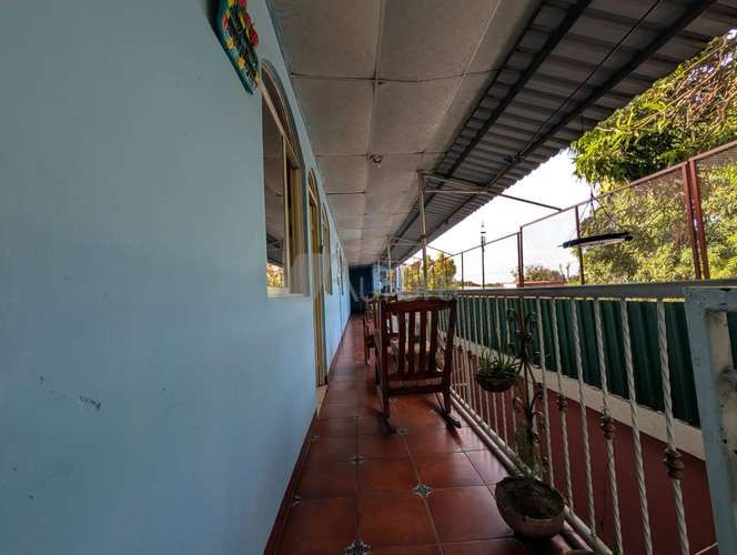 Amplia casa de 8 dormitorios y 7 baños, ideal para clinica, consultorio, colegio, hotel u oficinas en Managua - Imagen 6