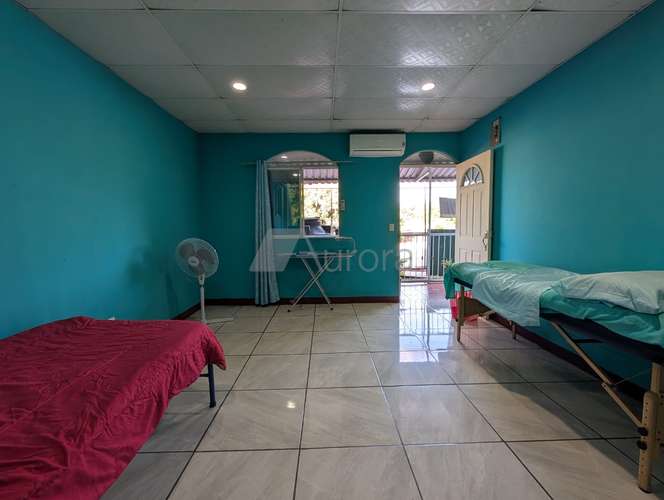 Amplia casa de 8 dormitorios y 7 baños, ideal para clinica, consultorio, colegio, hotel u oficinas en Managua - Imagen 10