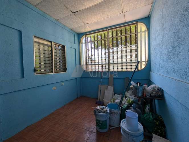 Amplia casa de 8 dormitorios y 7 baños, ideal para clinica, consultorio, colegio, hotel u oficinas en Managua - Imagen 15