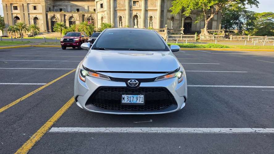 PRECIOSO TOYOTA COROLLA 2020