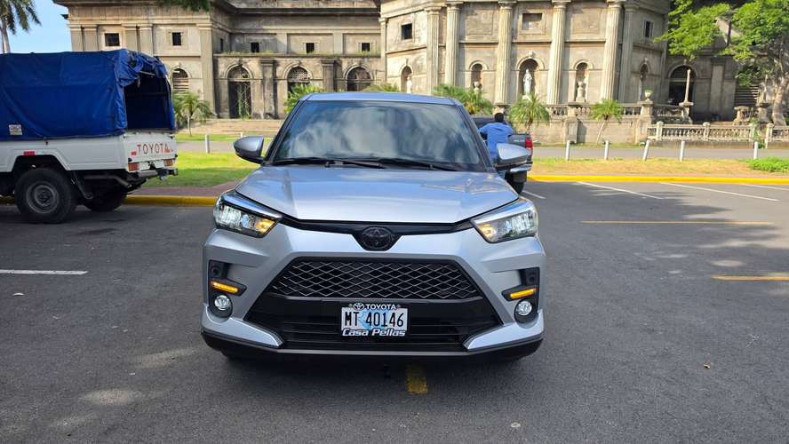HERMOSA TOYOTA RAIZE 2023