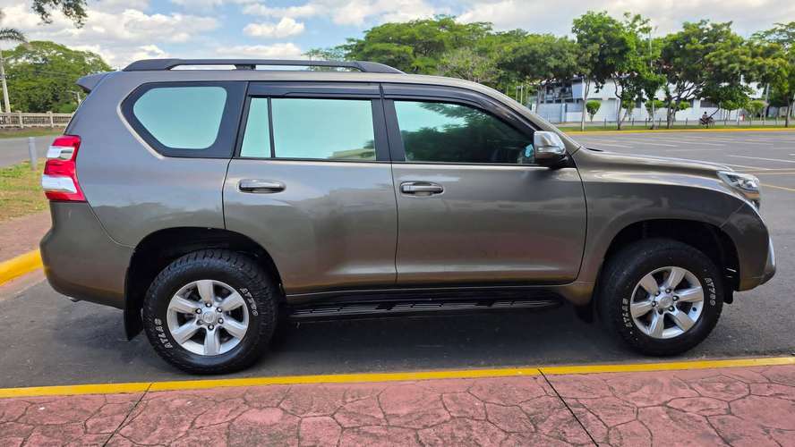 INIGUALABLE TOYOTA PRADO TXL 2015 - Imagen 3