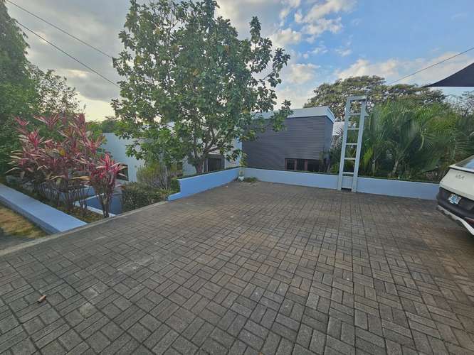  ¡CASA MODERNA EN VENTA EN CARRETERA SUR!  Diseño único, bonitos acabados y espacios para disfrutar en familia. - Imagen 9
