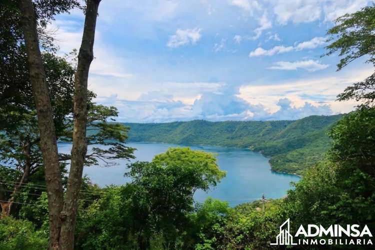 Espectacular terreno de 571 m² con vista panorámica a la Laguna de Apoyo