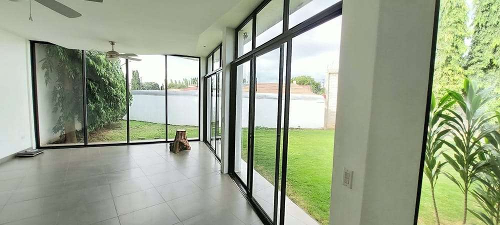  ¡CASA MODERNA EN VENTA EN COLINAS DE SANTA CRUZ!  Managua - Imagen 8