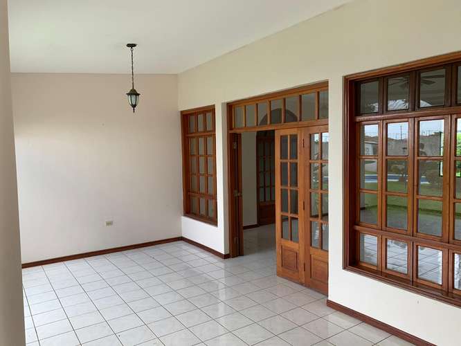 ¡Se Renta! Casa privada en Las Colinas - Imagen 12