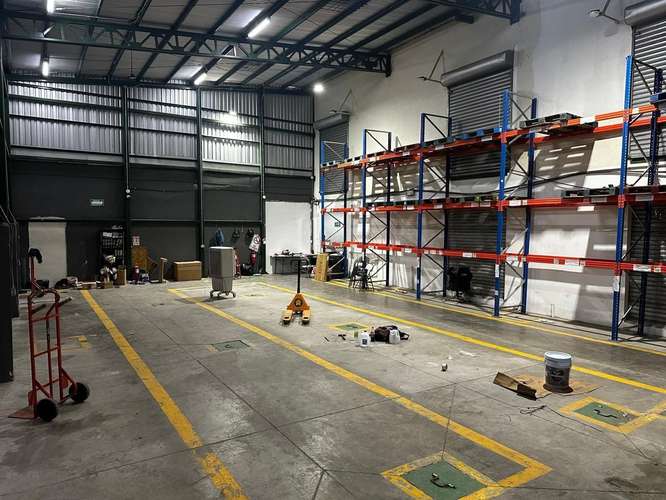 BODEGA EN RETA EN MONTOYA