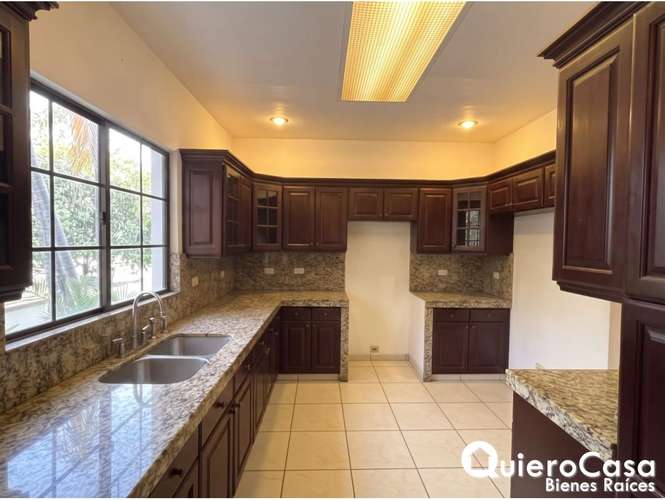 Preciosa residencia en venta en Las Cumbres  - Imagen 7
