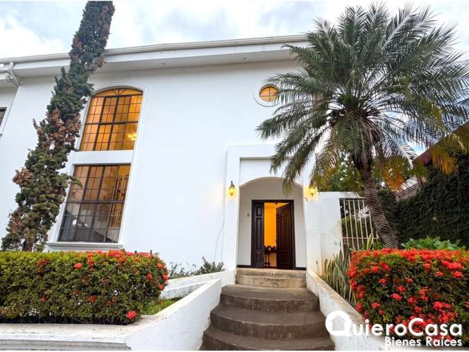 Preciosa residencia en venta en Las Cumbres  - Imagen 4