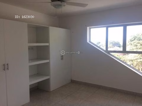 SE RENTA moderno apartamento con línea blanca - Imagen 4