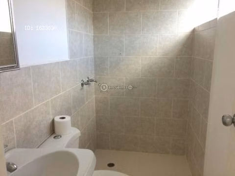 SE RENTA moderno apartamento con línea blanca - Imagen 5