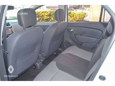 RENAULT LOGAN AUTOMÁTICO 