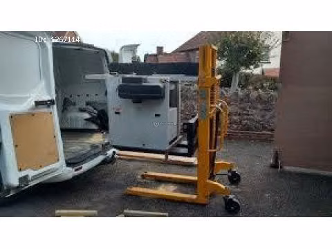 STACKER MECÁNICO, (APILADOR MANUAL ANGOSTO)