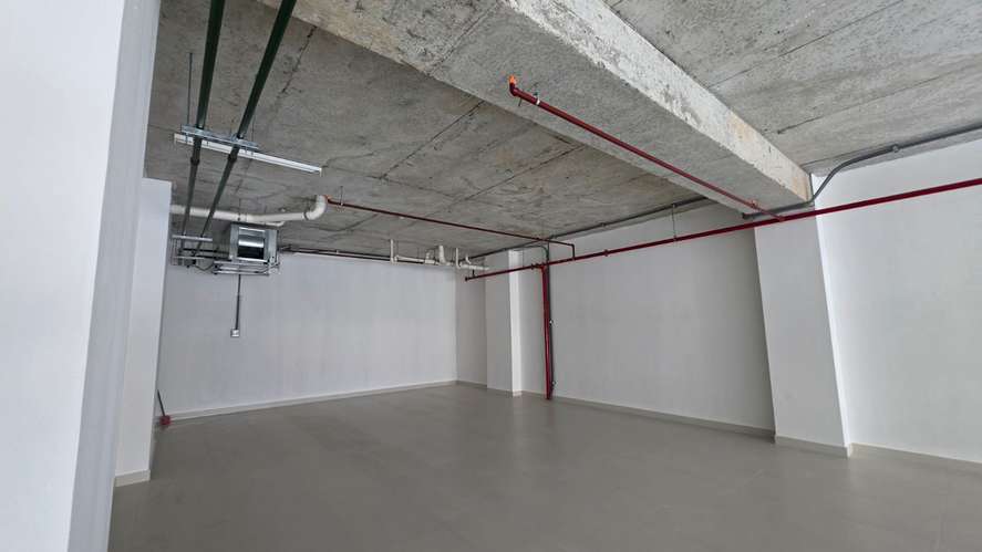 Local Comercial con mezzanine en Dorado City Center - Imagen 4