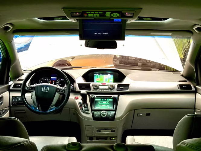 HONDA ODYSSEY 2016 FULL EXTRAS NACIONAL COMPRADA EN BAHIA MOTORS NSUPERABLE ESTADO UNA BELLESA COMO LA VE EN LAS FOTOS - Imagen 16