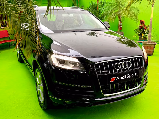 AUDI Q7 2011 AWD COMPLETAMENTE COMO NUEVO, CON OLOR A NUEVO, EXCELENTE OFERTA, BUSCAR OTRA ES PERDER EL TIEMPO, BELLA. - Imagen 4