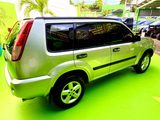 NISSAN X-TRAIL 2014 COMO DE AGENCIA IMPECABLE TOTALMENTE - Imagen 9