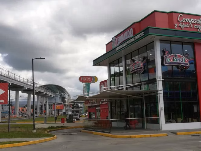 VENDO LOCAL COMERCIAL. GALERIAS PANAMERICANA. OFERTA. LAS MAÑANITAS. TOCUMEN. - Imagen 6