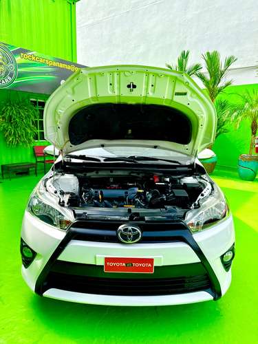 TOYOTA YARIS 2015 CON OLOR A NUEVO - Imagen 11