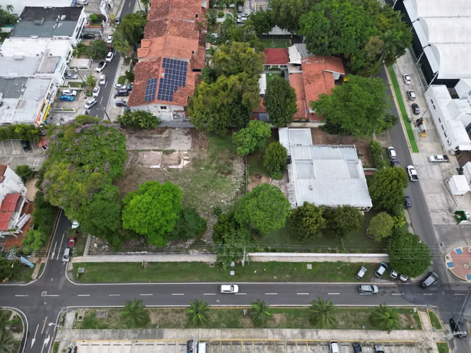 Venta casa en Obarrio, Ave. Ricardo Arango y calle 60, terreno 1,784m2
