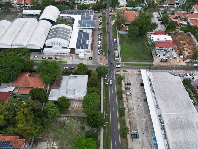 Venta casa en Obarrio, Ave. Ricardo Arango y calle 60, terreno 1,784m2
