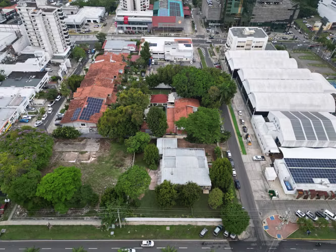 Venta casa en Obarrio, Ave. Ricardo Arango y calle 60, terreno 1,784m2