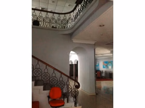 Edificio entre calle 50 y Ave. Federico Boyd, Se Alquila o se vende