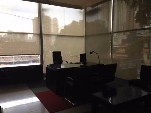Edificio entre calle 50 y Ave. Federico Boyd, Se Alquila o se vende