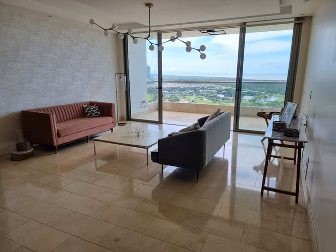 Venta de Apartamento en Santa María, PH Greenview. Rebajado