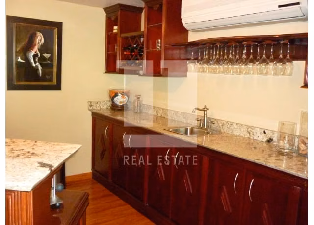 Se vende Casa Duplex en Obarrio