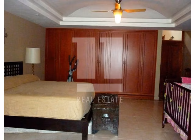 Se vende Casa Duplex en Obarrio