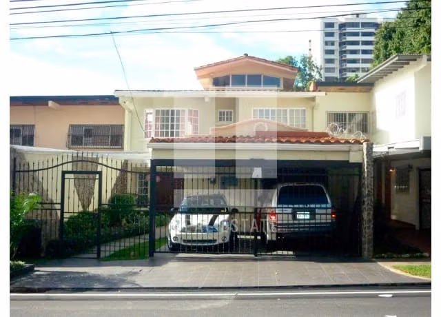 Se vende Casa Duplex en Obarrio