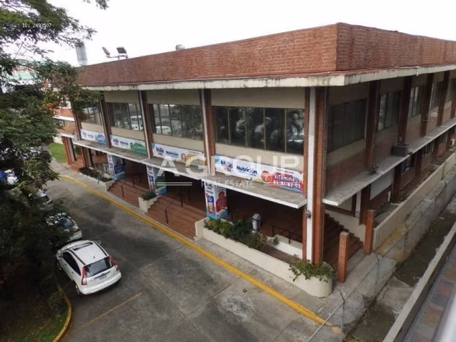 Se vende propiedad en Via Principal - Via Transismica