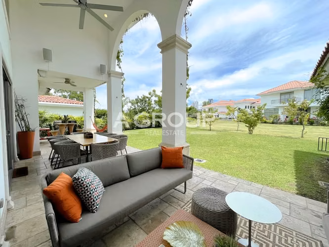 FAIRWAY ESTATE - Santa María - House For Sale