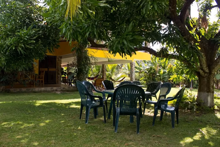 CASA DE PLAYA EN COSTA ESMERALDA CON PISCINA