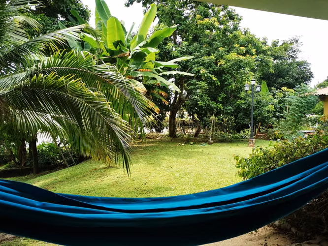 CASA DE PLAYA EN COSTA ESMERALDA CON PISCINA