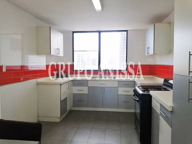 Se Vende Hermoso Apartamento en Marbella Cod. 