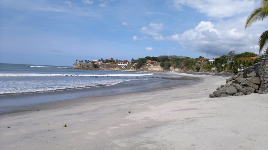 Casa en Punta Barco Cerca de la Playa - Diseño Único