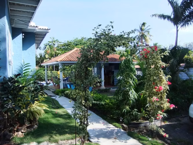 Venta de Casa en Coronado, con terreno de 1,250m2